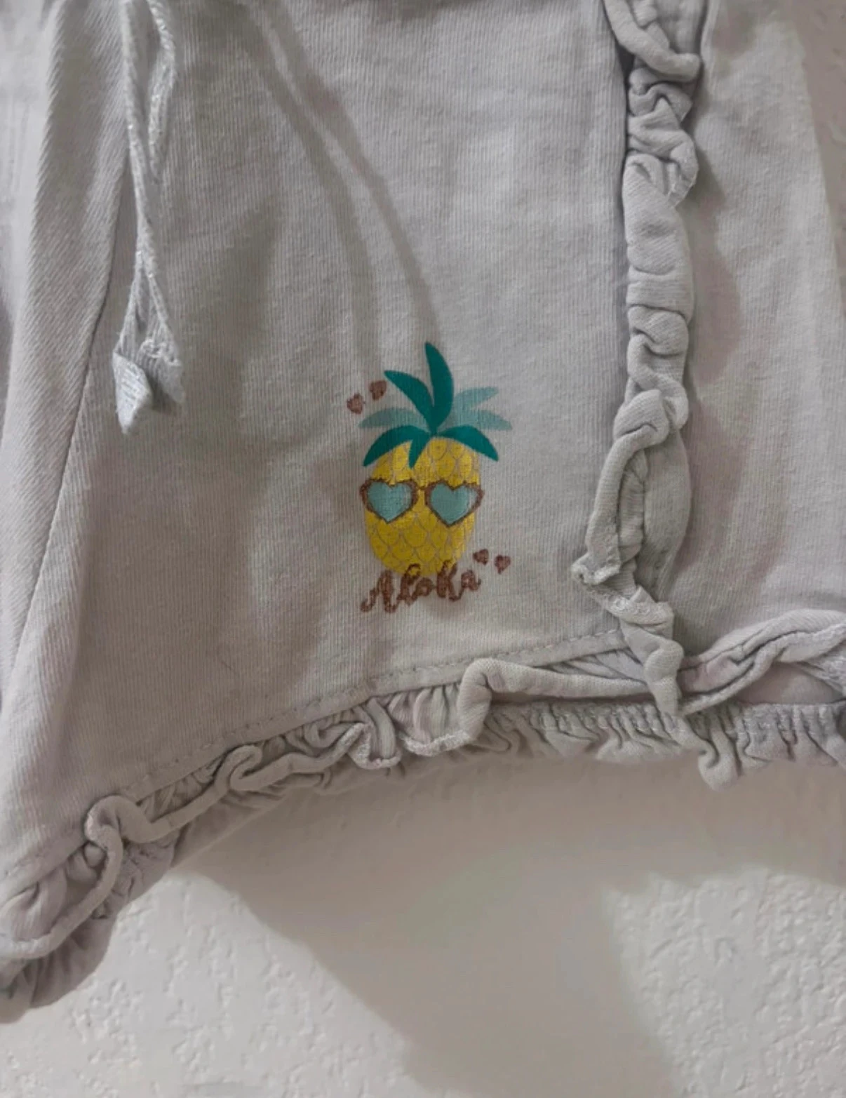 🔵 Short branco "aloha" abacaxi e babados - primark – photo 3